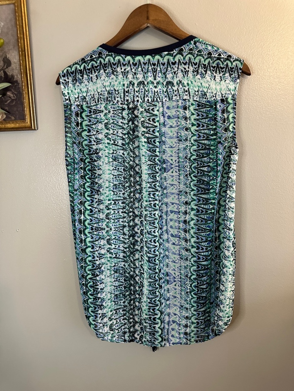 Two by Vince Camuto Abstract Print Tie Hem Sleeveless Blouse Medium - Picture 8 of 9